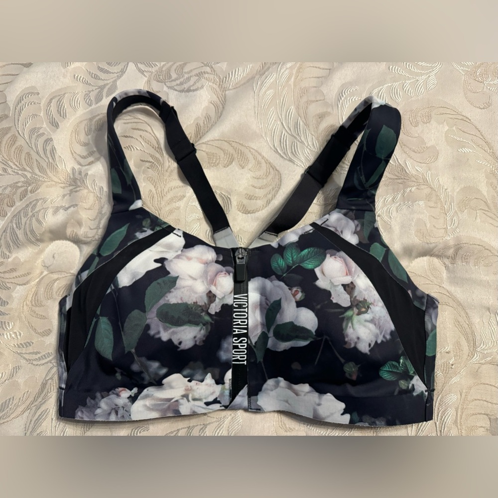Victoria secret sports bra with front clip and zip size 34D